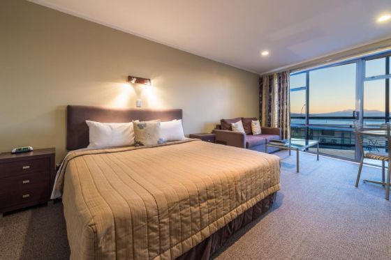 Spa Studio Lake View