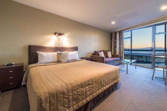 Spa Studio Lake View