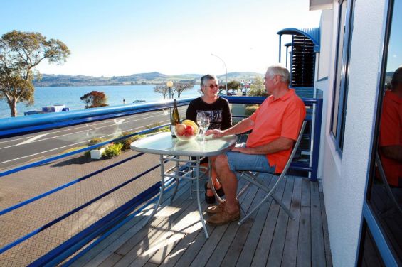 Premium Spa Studio with Lake View